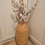 Rieten vaas met bloemen, Ophalen of Verzenden, Zo goed als nieuw