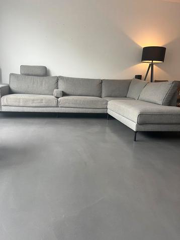 Te koop: Hoekbank grijs – uitstekende staat beschikbaar voor biedingen