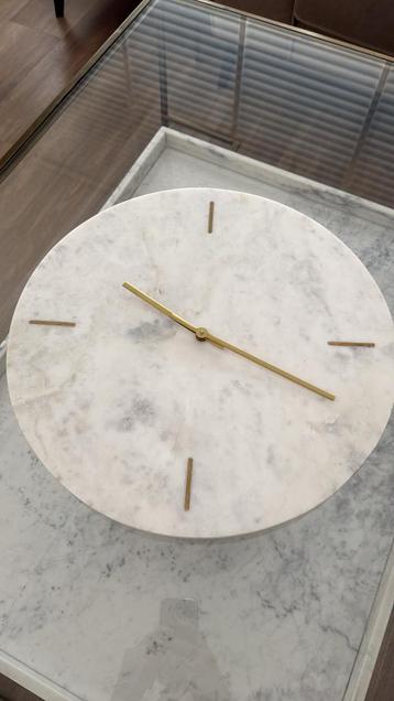 Ronde marmeren wandklok – 43 cm – goud wijzers beschikbaar voor biedingen