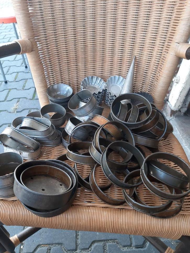 Vintage Bakvormpjes - Diverse modellen 107 stuks, Huis en Inrichting, Keuken | Keukenbenodigdheden, Gebruikt, Ophalen of Verzenden