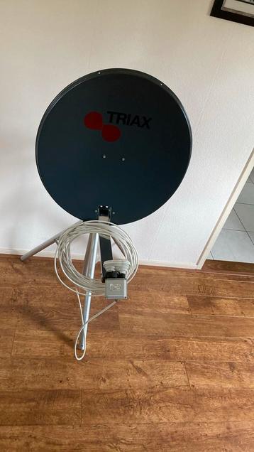 Schotel met digitale satelliet HD ontvanger beschikbaar voor biedingen