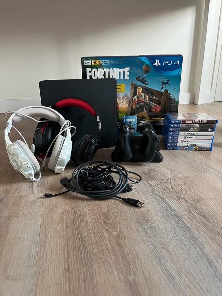 Playstation 4 Slim 500GB Inclusief Toebehoren en doos, Spelcomputers en Games, Spelcomputers | Sony PlayStation 4, Gebruikt, Slim