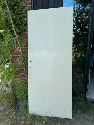 Deur beschikbaar voor biedingen