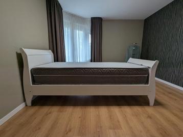 WOOOD bed Joy incl. matras en verstelbare lattenbodem  beschikbaar voor biedingen