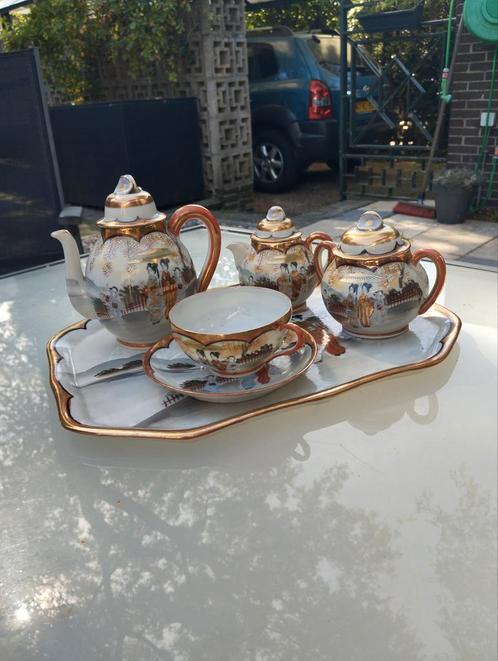 Chinees theeservies met gouden details, Antiek en Kunst, Antiek | Servies los, Ophalen of Verzenden
