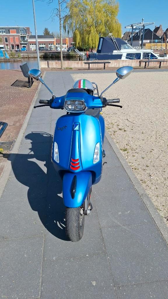 Vespa Sprint bj 2020, Fietsen en Brommers, Scooters | Vespa, Zo goed als nieuw, Maximaal 45 km/u, Benzine, Ophalen