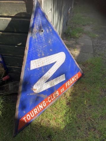 Emaille verkeersbord, oud Frans beschikbaar voor biedingen