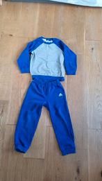 Leuk pakje van Adidas maat 104, Adidas, Ophalen of Verzenden, Zo goed als nieuw, Setje