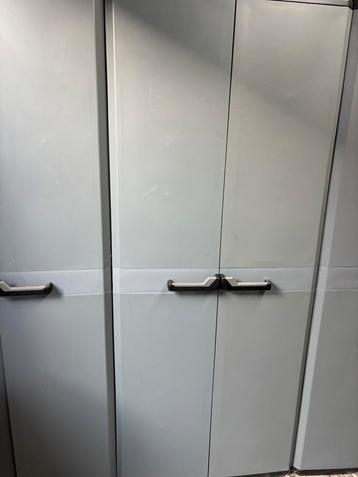 4 stuks Keter Piu Kunststof opbergkasten met 3 planken p/st beschikbaar voor biedingen