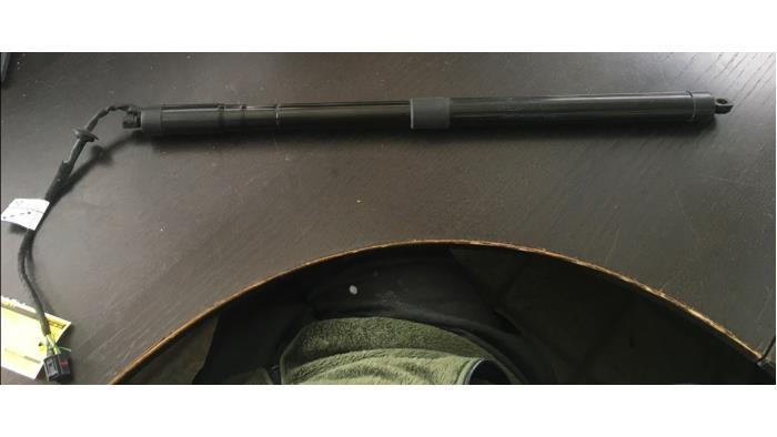 Gasdemperset Kofferdeksel van een Landrover Evoque, Auto-onderdelen, Carrosserie en Plaatwerk, Land Rover, Gebruikt, 3 maanden garantie