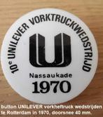 kunststof button uit 1970, UNILEVER VORKHEFTRUCK WEDSTRIJD, Ophalen of Verzenden, Zo goed als nieuw, Overige onderwerpen, Button