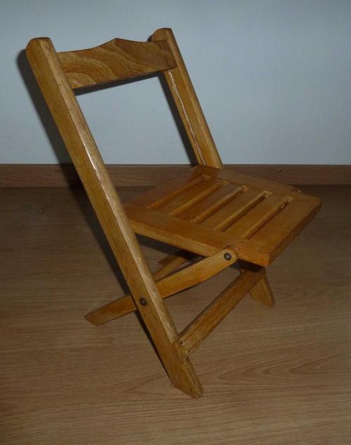 Houten klapstoeltje voor poppen, Kinderen en Baby's, Speelgoed | Poppen, Gebruikt, Overige typen, Ophalen of Verzenden