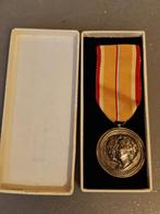 Medaille onderscheiding koninklijk huis 1962, Ophalen of Verzenden, Landmacht, Nederland, Lintje, Medaille of Wings