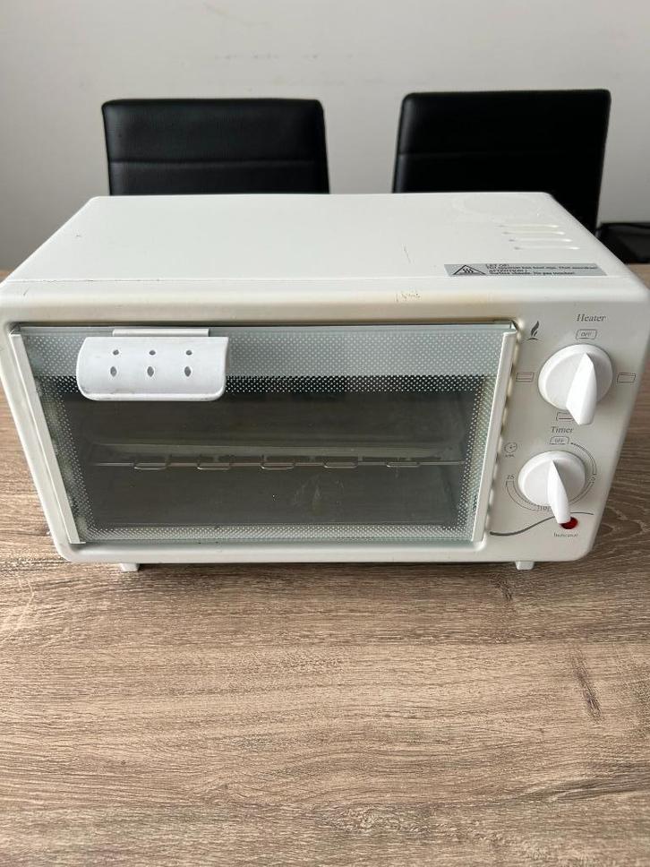 Handige elektrische camping/caravan oven werkt perfect 600W!, Caravans en Kamperen, Kampeeraccessoires, Zo goed als nieuw, Ophalen