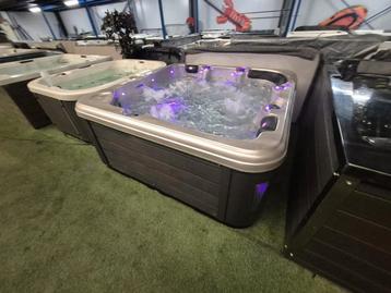 💦NIEUWSTE model jacuzzi balboa💦 Volledig Amerikaanse spa beschikbaar voor biedingen