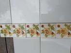 104 art nouveau wandtegels 7,5x7,5cm goudsbloem in relief, Antiek en Kunst, Ophalen