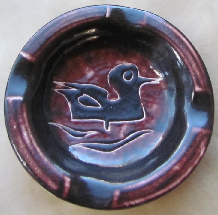 De Gats vintage asbak sgraffito asbakje eend Valkenburg, Verzamelen, Rookartikelen, Aanstekers en Luciferdoosjes, Gebruikt, Asbak