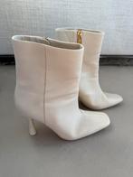 Enkellaarzen van Josh V, maat 38, beige, 2x gedragen, Kleding | Dames, Ophalen of Verzenden, Zo goed als nieuw, Beige