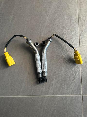 VW Tiguan motorkapbescherming scharnieren 5NA823823F / E / D beschikbaar voor biedingen