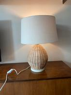 Rotan Tafellamp met beige Kap, Ophalen of Verzenden, Zo goed als nieuw, Stof, Minder dan 50 cm