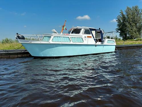 Stalen motorkruiser | 4 slaapplaatsen | bimini | 8,5m, Watersport en Boten, Motorboten en Motorjachten, Zo goed als nieuw, Staal