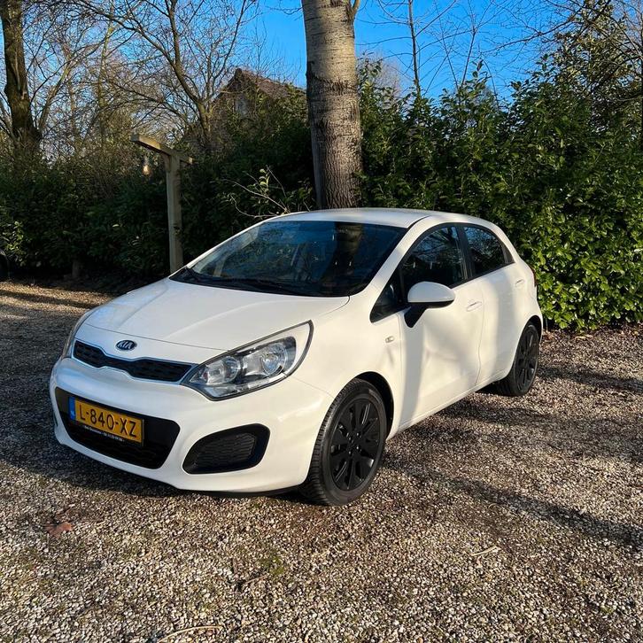 Kia Rio 1.2I |  | Apple Carplay | 5DRS 2012 Wit, Auto's, Kia, Particulier, Rio, Benzine, B, Hatchback, Handgeschakeld, Geïmporteerd