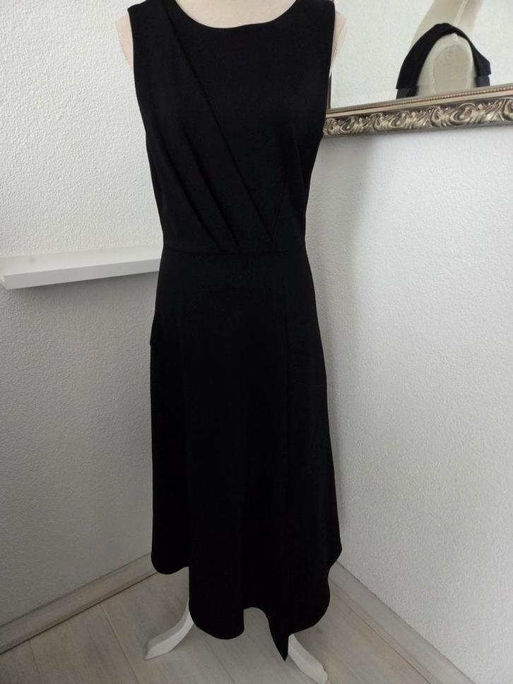 Closet zwarte jurk, Kleding | Dames, Jurken, Zo goed als nieuw, Maat 42/44 (L), Zwart, Onder de knie, Ophalen of Verzenden