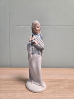 Lladro Meisje met Aronskelken, Antiek en Kunst, Ophalen of Verzenden