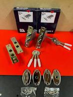 Penslot set 2 gelijksluitend met 6 sleutels + sluitkom NEW, Ophalen of Verzenden, Nieuw, Materiaal