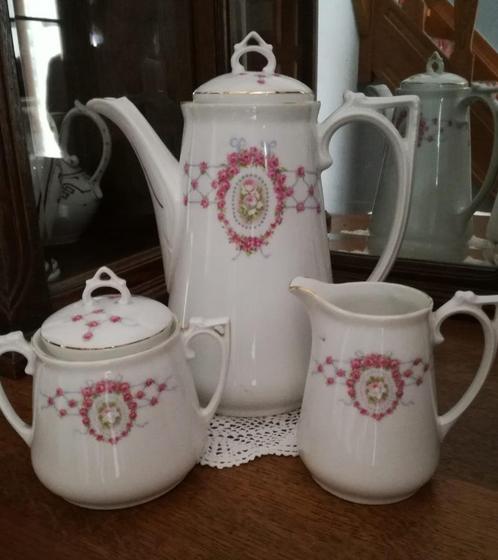 Koffiepot + Roomstel C T Altwasser met roosjes ornamentjes, Antiek en Kunst, Antiek | Servies los, Ophalen of Verzenden