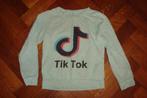 Tik Tok sweater, mint groen zwart rood blauw logo mt 134/140, Meisje, Trui of Vest, Ophalen of Verzenden, Zo goed als nieuw