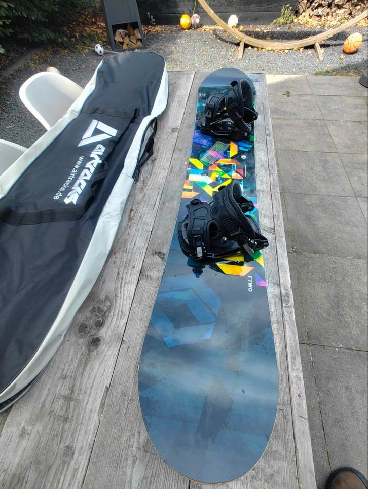Prachtig netjes snowboard van F2, gewaxt en geslepen!, Sport en Fitness, Snowboarden, Zo goed als nieuw, Board, Ophalen
