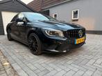 Mercedes-Benz CLA 180 Zwart, Auto's, Euro 6, 1290 kg, Leder en Stof, Zwart