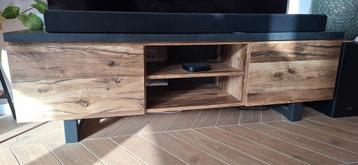 Tv meubel van pronto beschikbaar voor biedingen