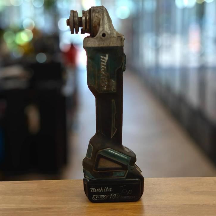 Makita DGA504 Haakse Slijper | BJ 2021 - In Gebruikte Staat, Doe-het-zelf en Verbouw, Gereedschap | Zaagmachines, Zo goed als nieuw