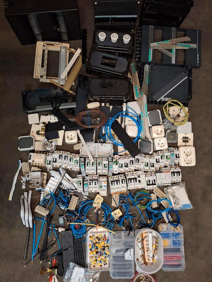 Partij Verschillende Groepenkasten materiaal/ meterkasten on, Doe-het-zelf en Verbouw, Elektra en Kabels, Gebruikt, Overige typen