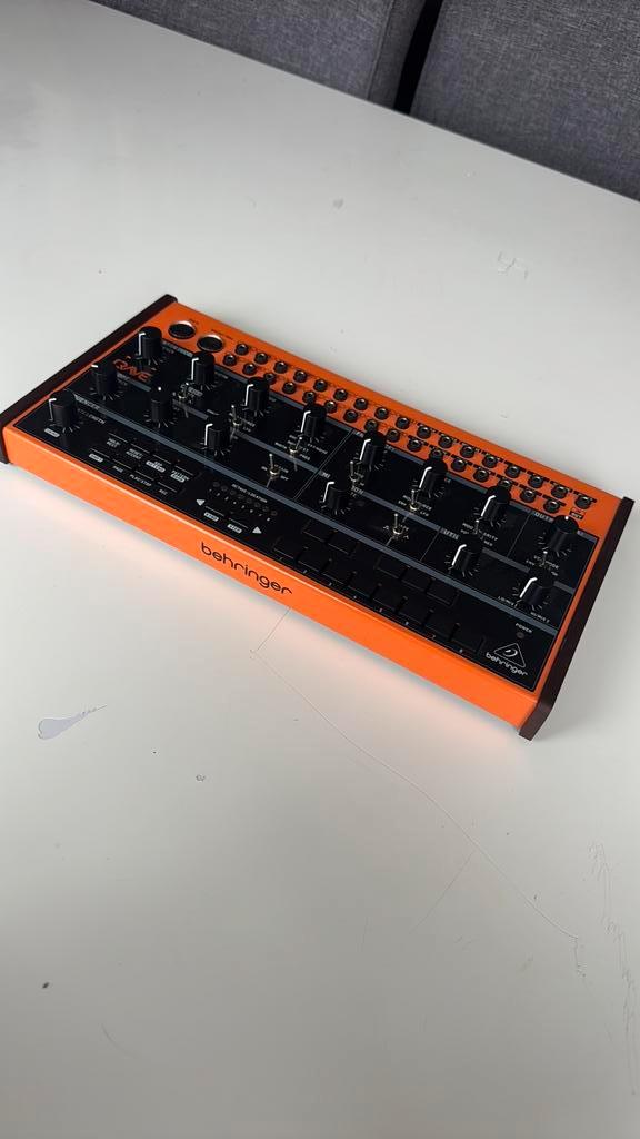 Behringer Crave, Muziek en Instrumenten, Synthesizers, Zo goed als nieuw, Overige aantallen, Overige merken, Ophalen of Verzenden