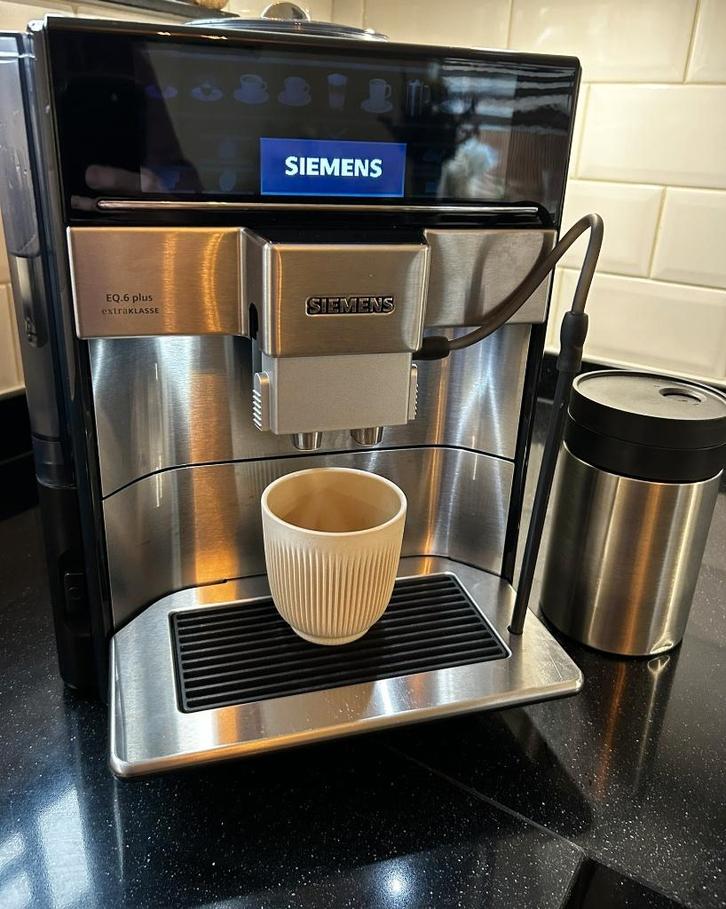 Siemens EQ6 Extraklasse RVS  Refurbished | Zo goed als nieuw, Witgoed en Apparatuur, Koffiezetapparaten, Refurbished, Gemalen koffie