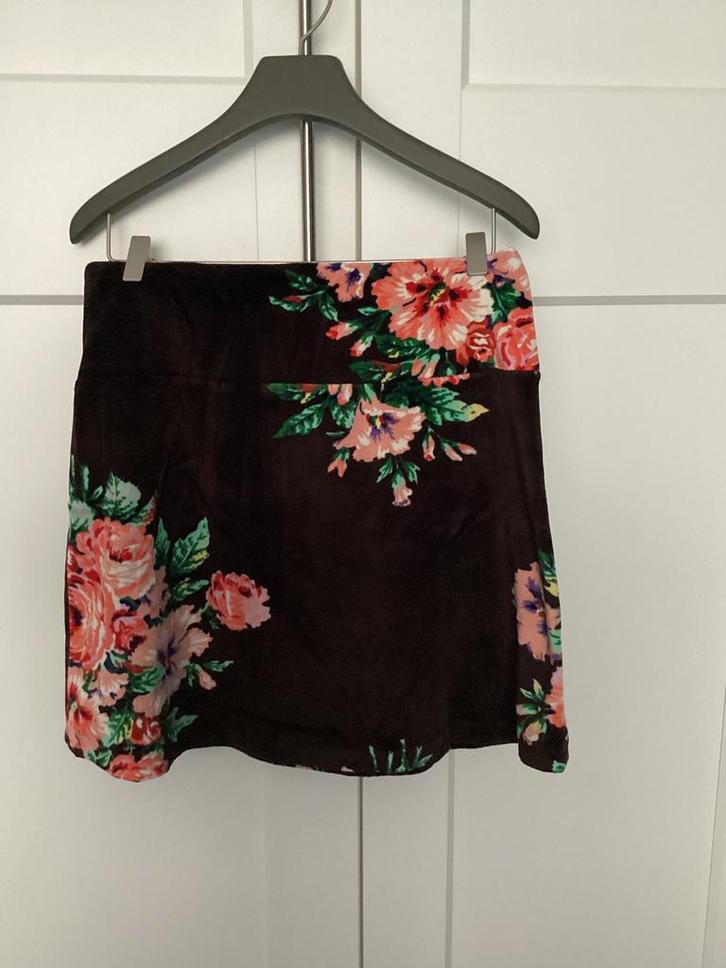Donkerbruin gebloemd fluwelen rokje van King Louie maat M, Kleding | Dames, Rokken, Gedragen, Maat 38/40 (M), Bruin, Boven de knie