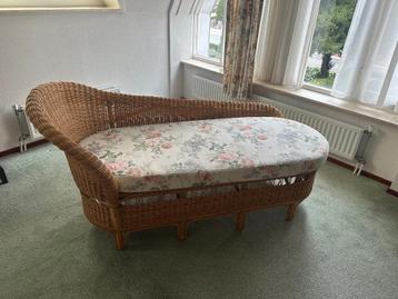 Rieten Sofa beschikbaar voor biedingen