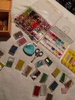 Kleine glaskralen van alles wat en twee op bakken, Hobby en Vrije tijd, Ophalen, Zo goed als nieuw, Kraal