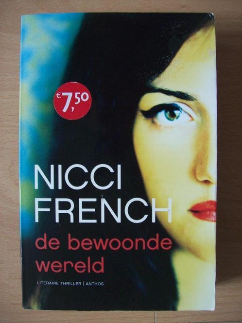 De bewoonde wereld - Nicci French - literaire thriller, Boeken, Thrillers, Gelezen, Ophalen of Verzenden
