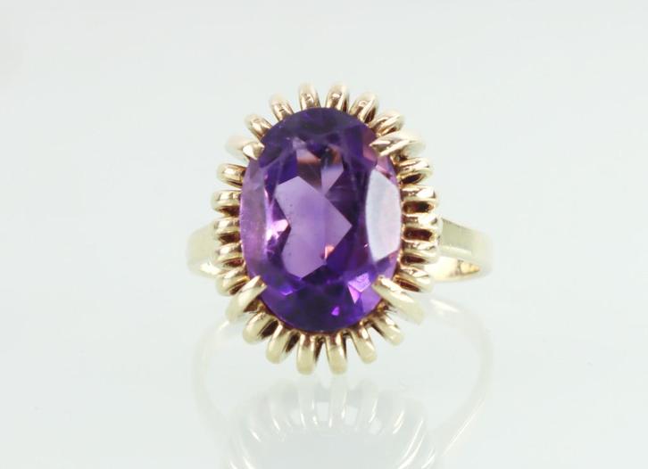 Vintage gouden ring grote amethist, Sieraden, Tassen en Uiterlijk, Antieke sieraden, Ring, Goud, Met edelsteen, Ophalen of Verzenden
