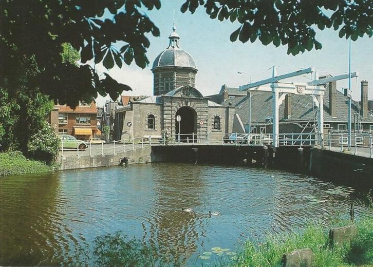 AK Leiden Morspoort Citroen Renault Mini, Verzamelen, Ansichtkaarten | Nederland, Ongelopen, Zuid-Holland, 1960 tot 1980, Ophalen of Verzenden