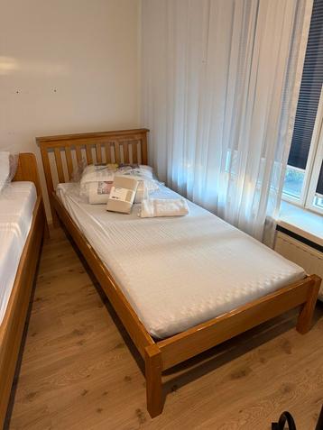 Houten Eenpersoonsbed beschikbaar voor biedingen