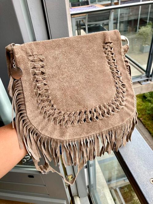 Brown Festival Suede Crossbody Bag Boho Style, Sieraden, Tassen en Uiterlijk, Tassen | Damestassen, Zo goed als nieuw, Schoudertasje