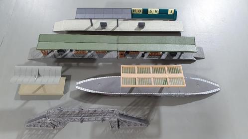 HO Modelspoor perrons (-delen) en stationsbrug 5 stuks, Hobby en Vrije tijd, Modeltreinen | H0, Gebruikt, Brug, Tunnel of Gebouw