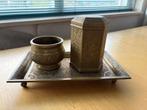 Antieke koperen potjes op dienblaadje, Indonesisch, Antiek en Kunst, Antiek | Koper en Brons, Ophalen, Koper