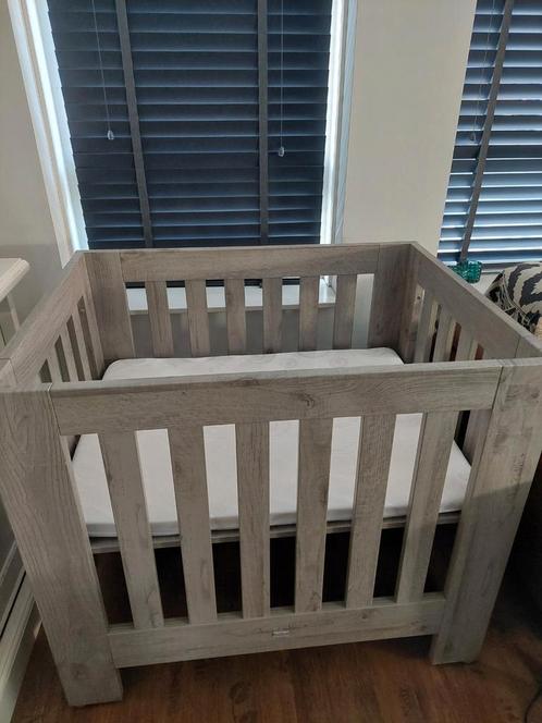 Grijze babybox TWF (Babydump) - Zo goed als nieuw!, Kinderen en Baby's, Babywiegjes en Ledikanten, Zo goed als nieuw, Ledikant