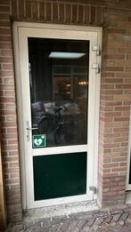 Aluminium achterdeur en kozijn (wit) met groen paneel, Doe-het-zelf en Verbouw, Deurkozijn, 150 tot 225 cm, Gebruikt, Ophalen of Verzenden